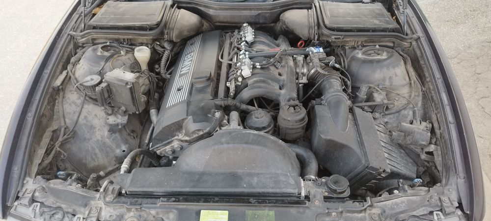 Продавам BMW E39 523i