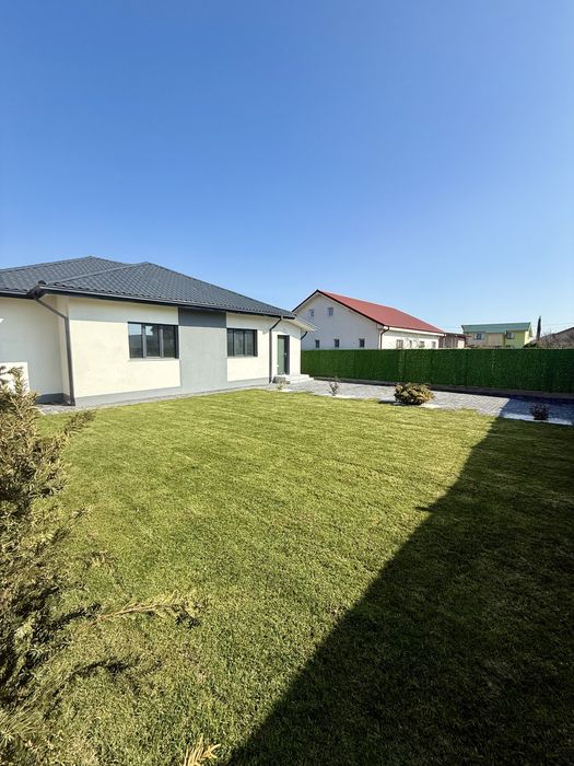 Casa De Vanzare la intrare in Cumpana pe partea stanga