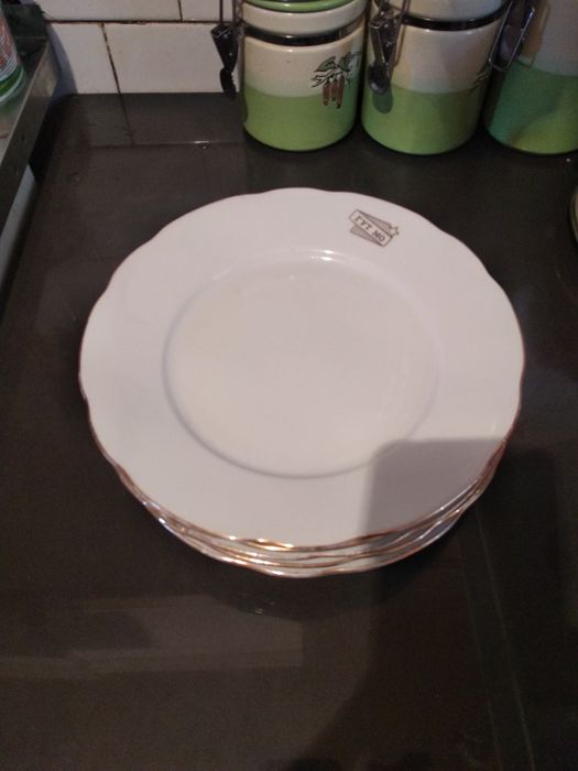 Тарелки для второго блюда  и глубокие Япония