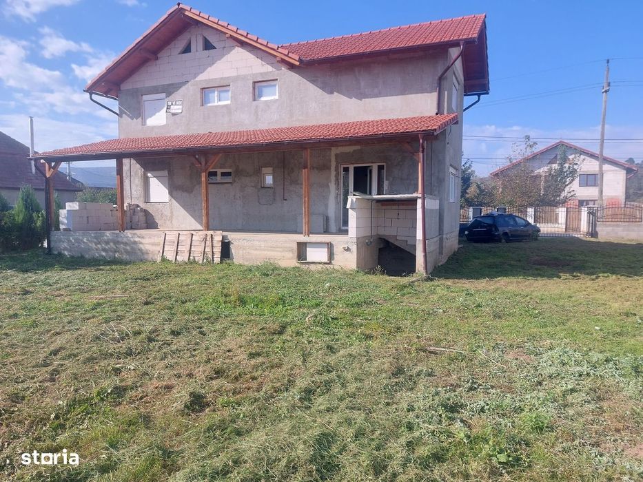 Casă de Vănzare in Mihai Viteazu.