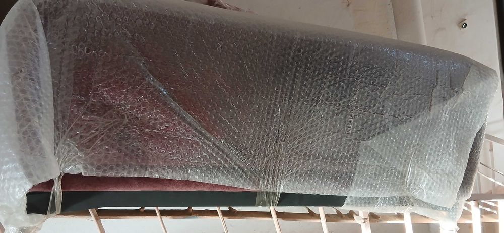 Продаю диван и новый пуф в упаковке