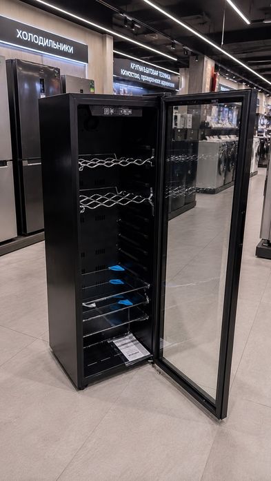 Витрина холодильная Aiwa