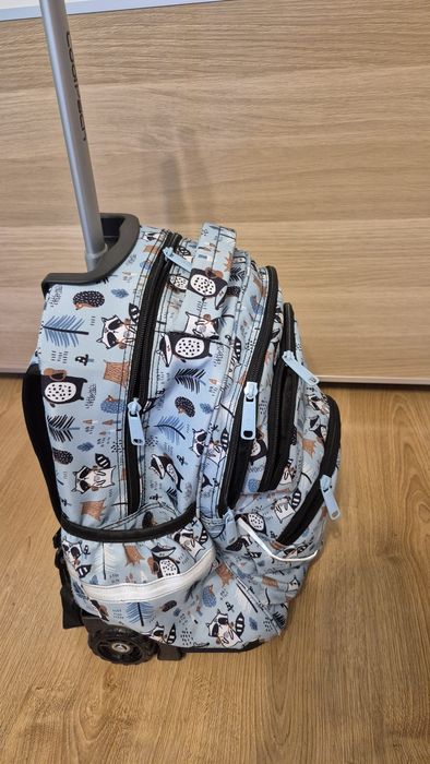 Vând ghiozdan troler CoolPack