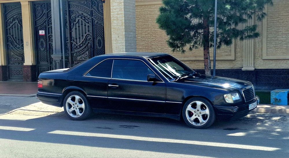 Мерседес 124 купе