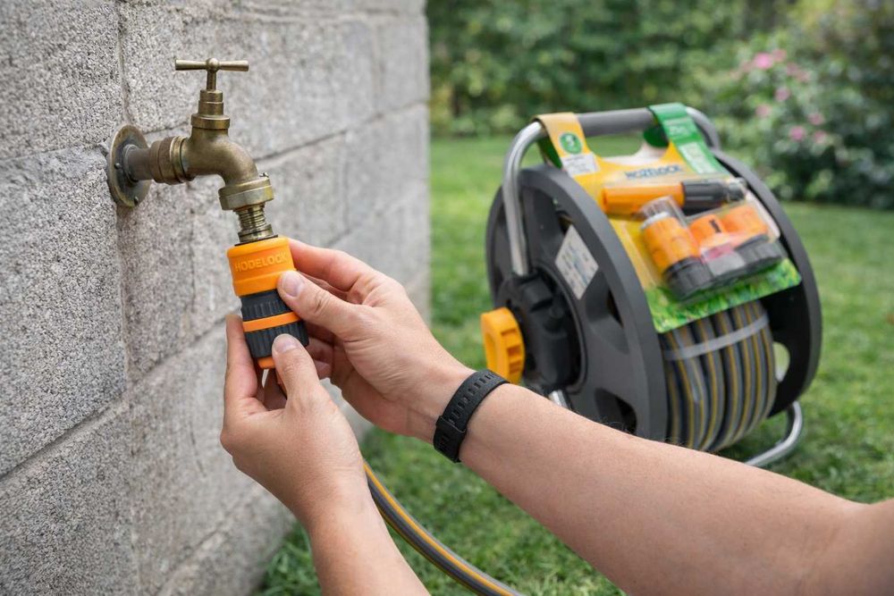 Derulator Hozelock cu Furtun 25m Gata de Folosit