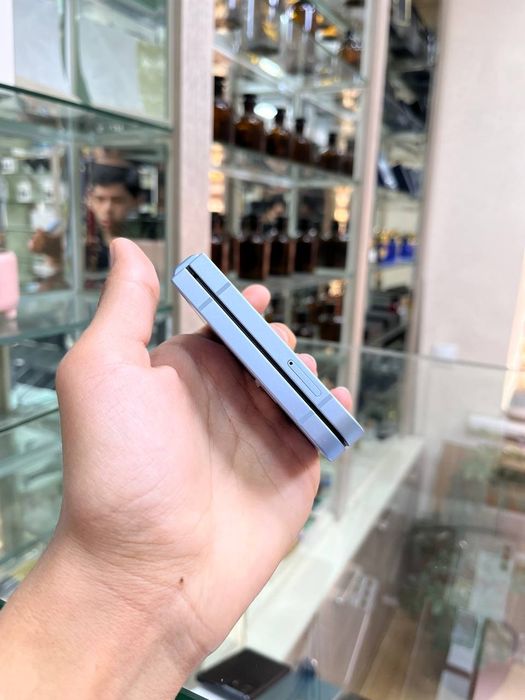 Samsung galaxy z flip 6 5G 12/256gb holati ideal 10/10