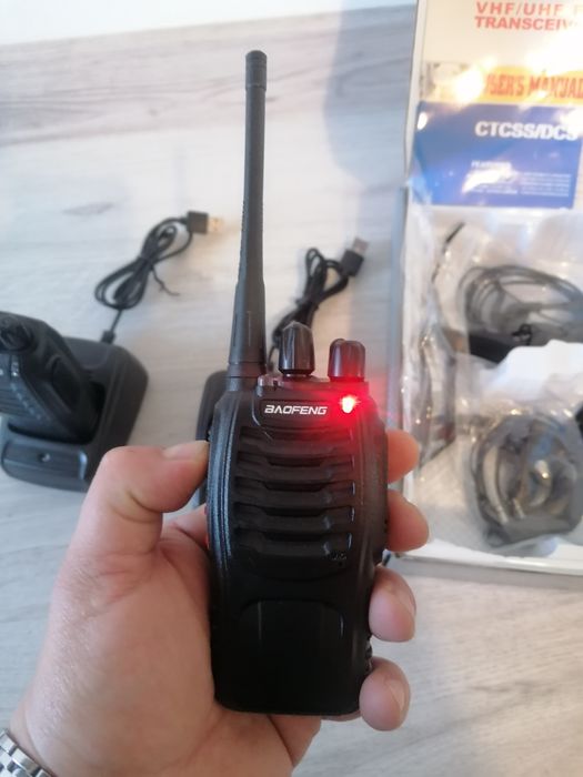 Stații emisie recepție, walkie talkie reîncărcabile, raza lungă, noi