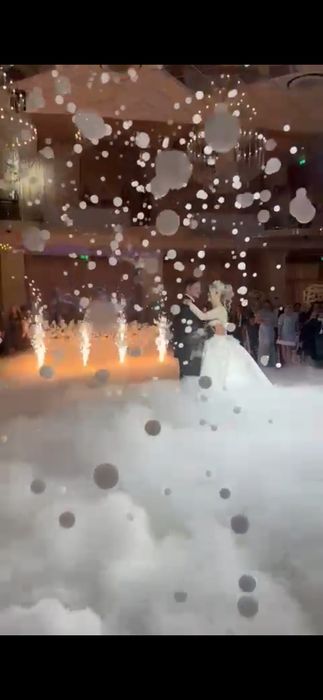 Inchiriez Masina de Baloane cu fum