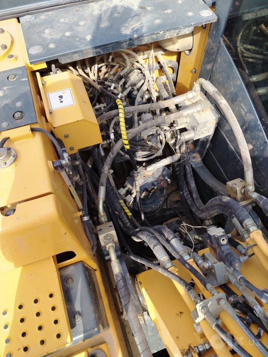 Ekskavator Hyundai 145 sotiladi