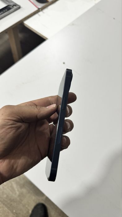 Apple 13 128g отличного состояние