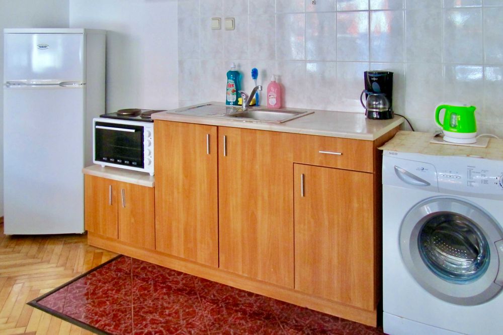 Дава се под наем Двустаен апартамент в Варна, Център - 55 кв.м за 450 € - Снимка #3