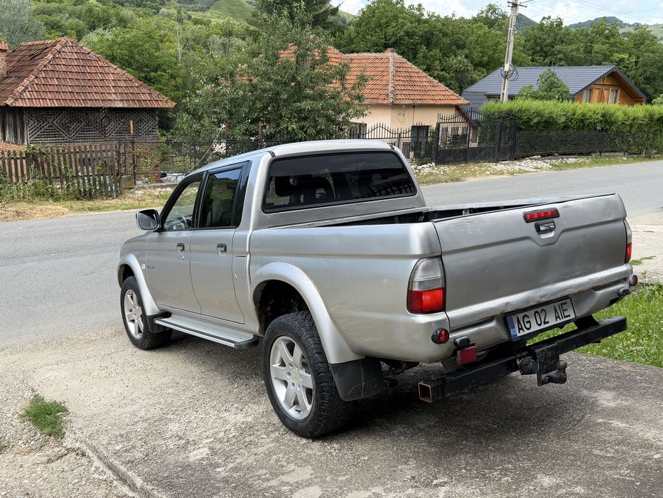 Mitsubishi L200 autoutilitara 4x4 2003 AC