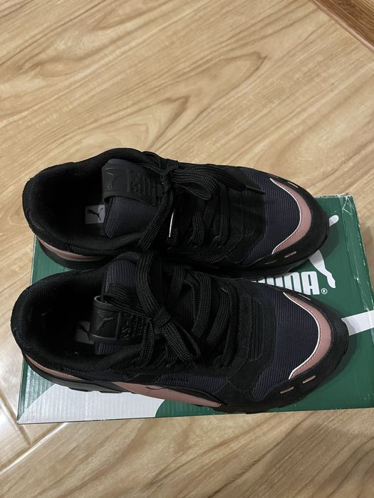 Продам кроссовки