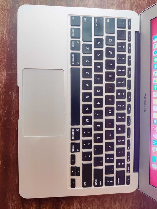 Macbook Air 11,6 2014 отлично работещ, запазен, Big Sur MacOS, зарядно