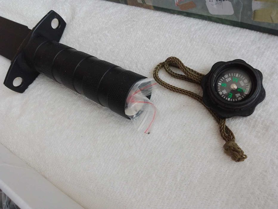 Set de 4 cutite NOI, Rambo replica Survival Vanatoare Camping Drumetie