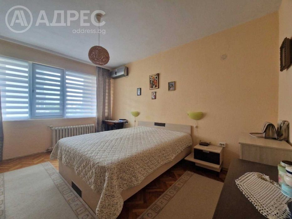Тристаен апартамент, Възраждане, 86 кв.м., ет. 5/7, ТЕЦ, тухла, обзаведен