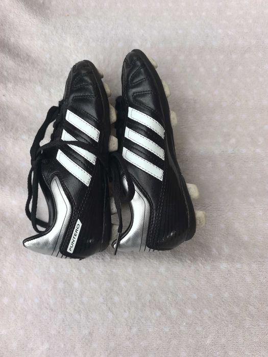 Детски бутонки adidas puntero номер 30 стелка 18см,като нови