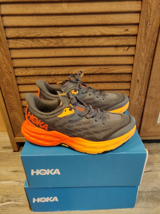 Hoka Speedgoat 5 Vibram – mărimea 41 1/3 – purtați o singură dată