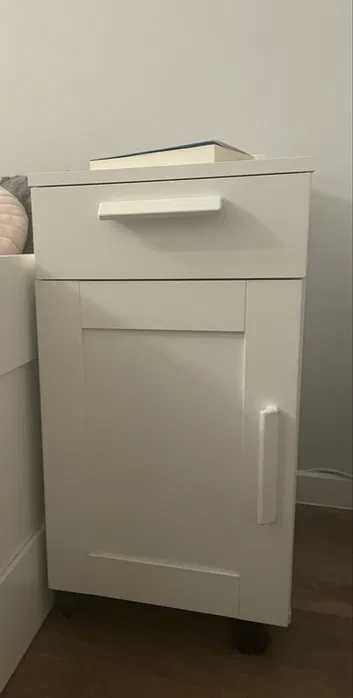 Vand birouri  BEKANT IKEA / Panouri Despartitoare