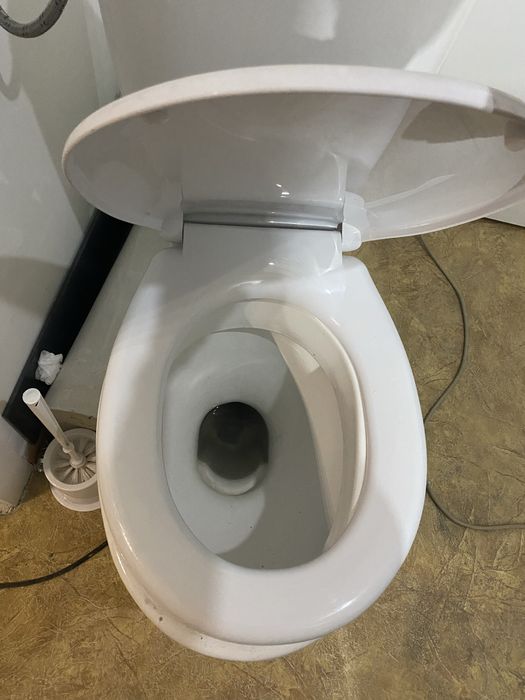 Унитаз б/у белый все работает
