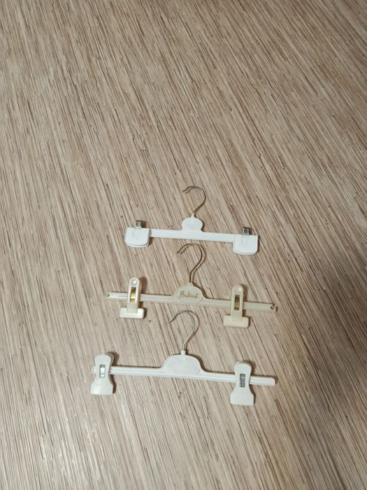 Продам вешалки недорого!!!