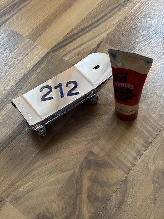 Parfum + Gel de duș Carolina Herrera