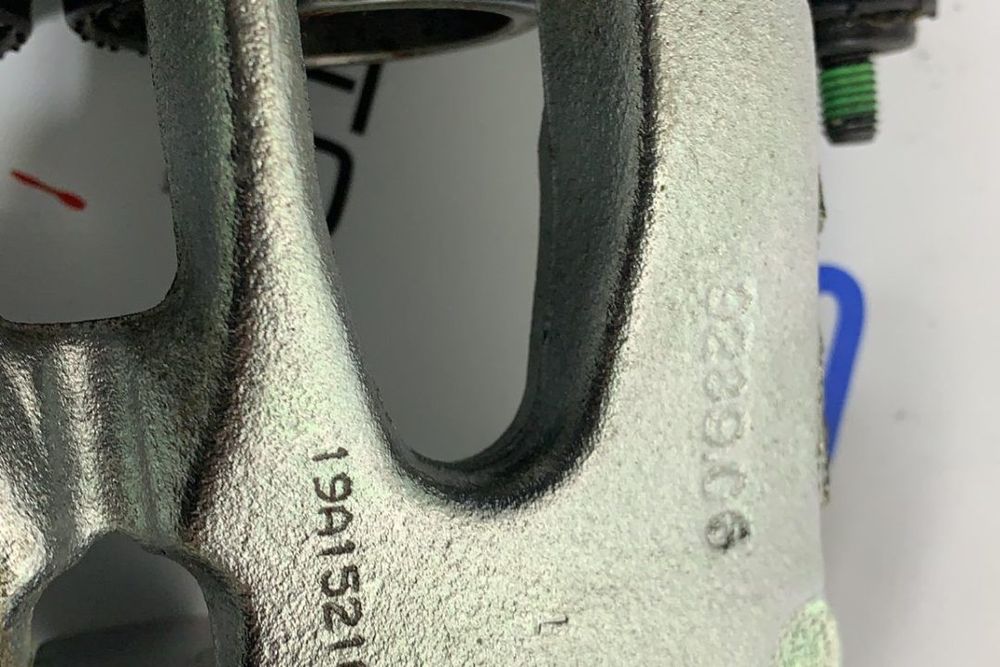 Etrier dreapta fata A00034208683 Mercedes Sprinter 906 2006-2018