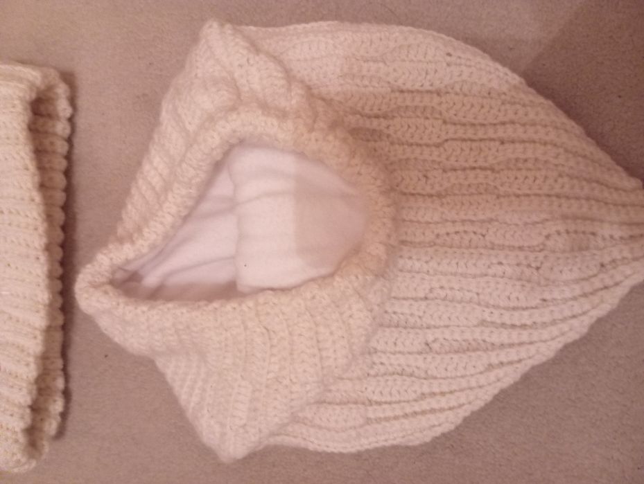 Набор шапка+манишка на флисе