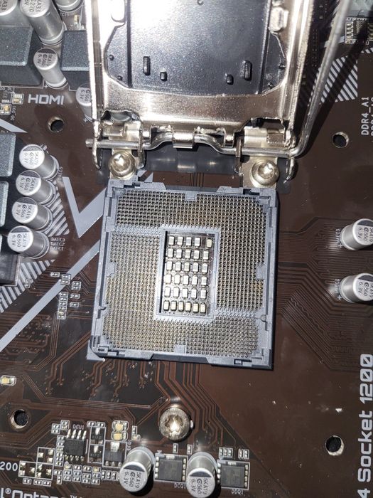 Продам мать на b460m gigabyte