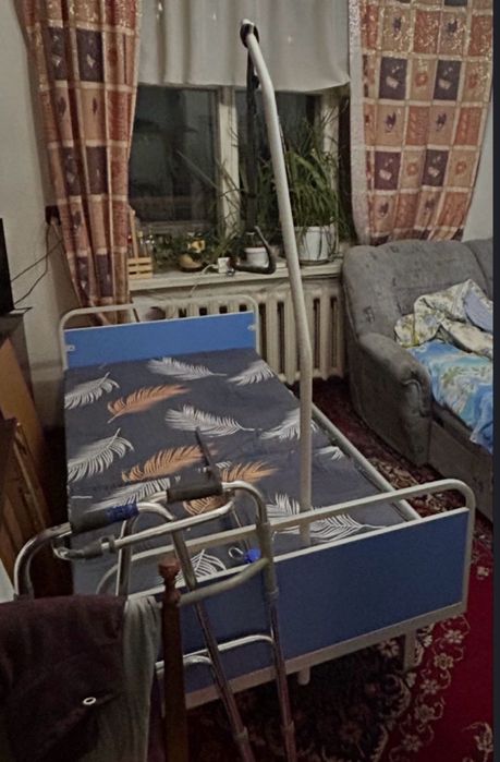 Медицинская кровать