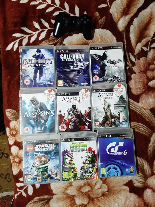 Vând în stare buna manetă PlayStation 3