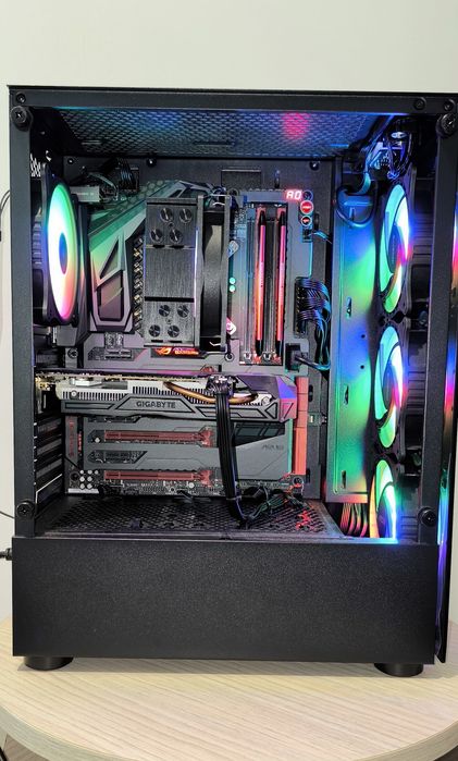 PC gaming  Intel i7 4790k ,  16GB 2400 mhz, 512 ssd+500hdd