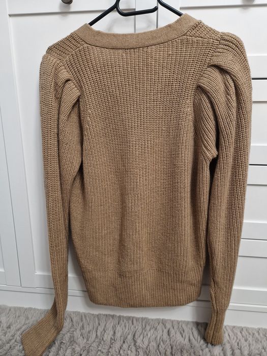 Cardigan Repeat 100% merinos super fin, impecabil
Mar 40
U: 32
B: 48
L