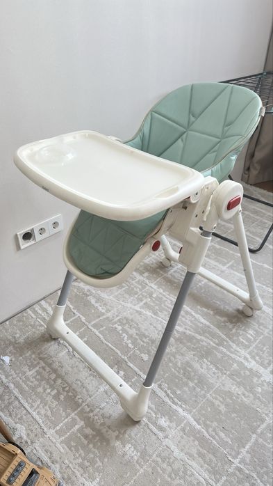 Продам стульчик для кормления  ILovi Frutti
