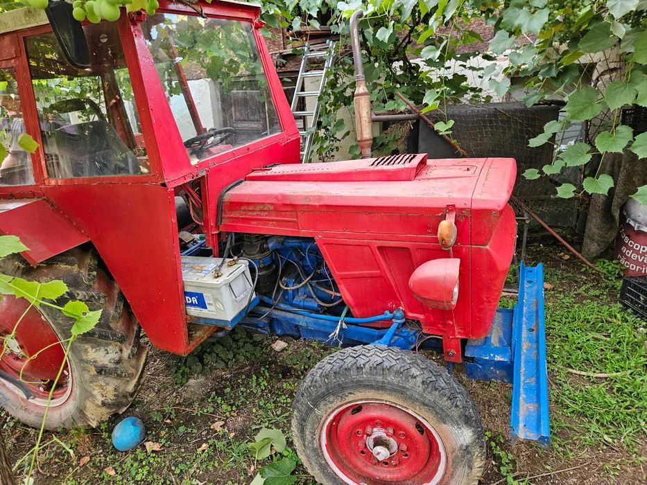 Vând Tractor Fiat U445 + Prășitoare IMS Sârbească – 6.500 € Negociabil