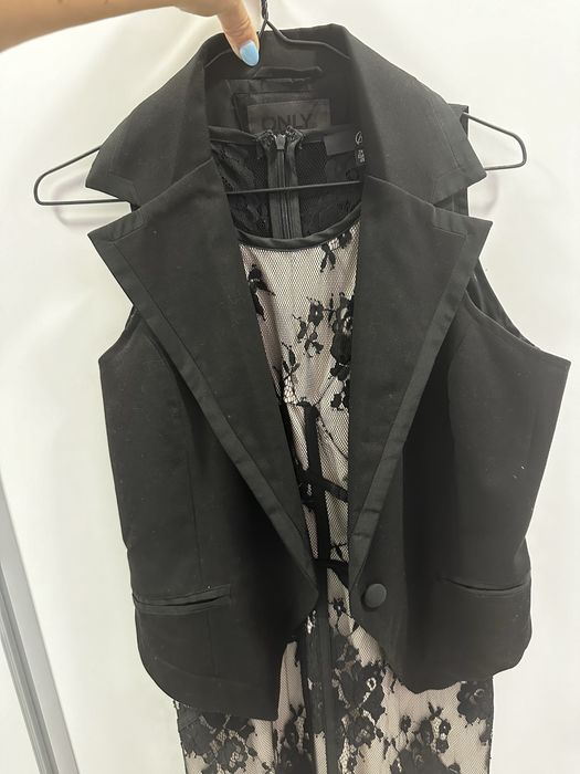 Официално черно елече на Only