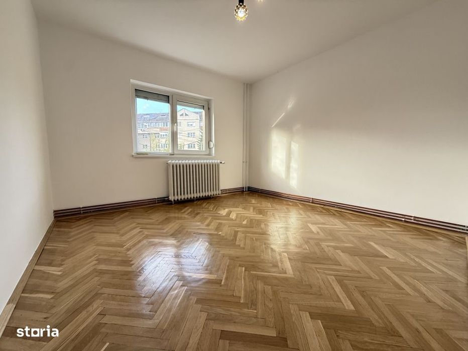 Apartament 3 camere, decomandat, etaj 1, cu 3 boxe si garaj - Baba Doc