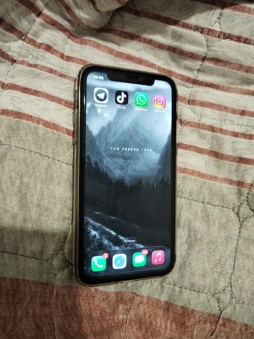 Продам    айфон 11  64гб