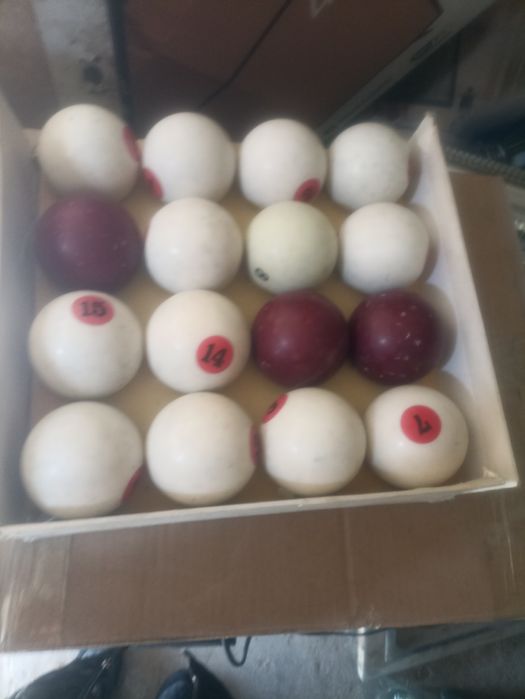 Продам кондёр 12,бильярдный шары, директорский стол