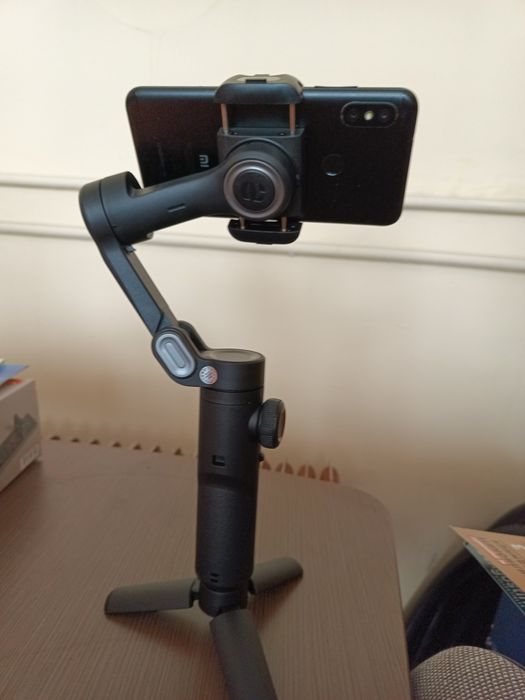 Gimbal Aochuan smart xe гимбъл стабилизатор
