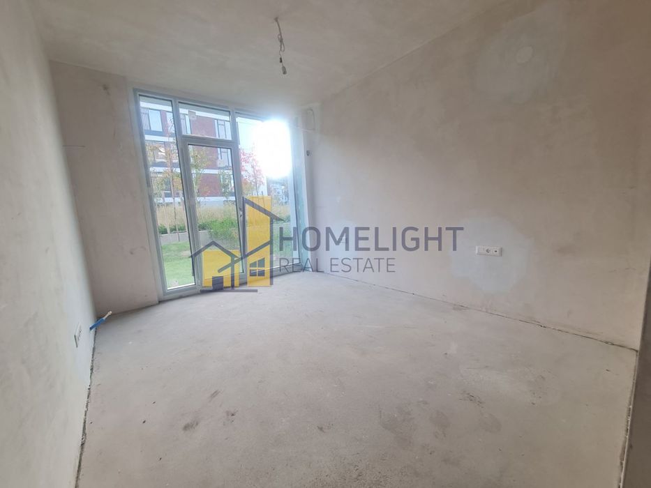 Тристаен апартамент в кв. Бояна