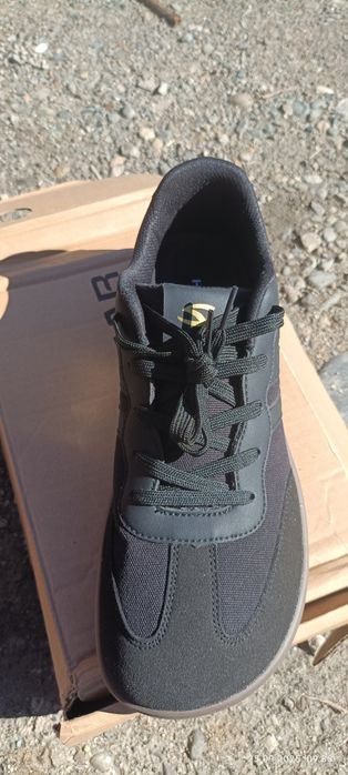 Кросовки черные босоноги