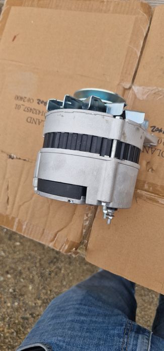 Alternator 12 v cu releu incorporat tractor ford fiat case