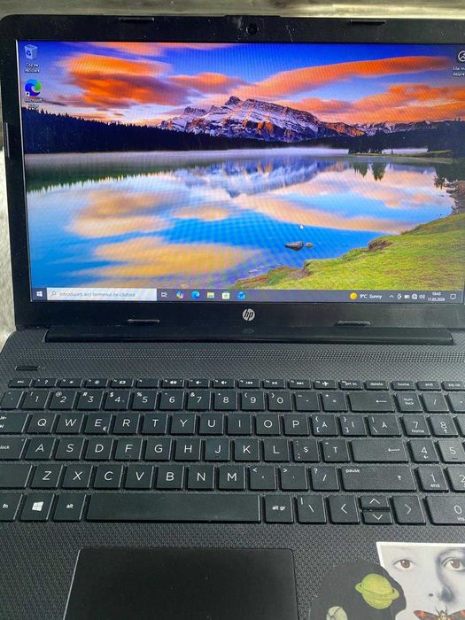 Laptop HP 15.6" SSD 256GB, 4GB RAM, baterie bună, încărcător original