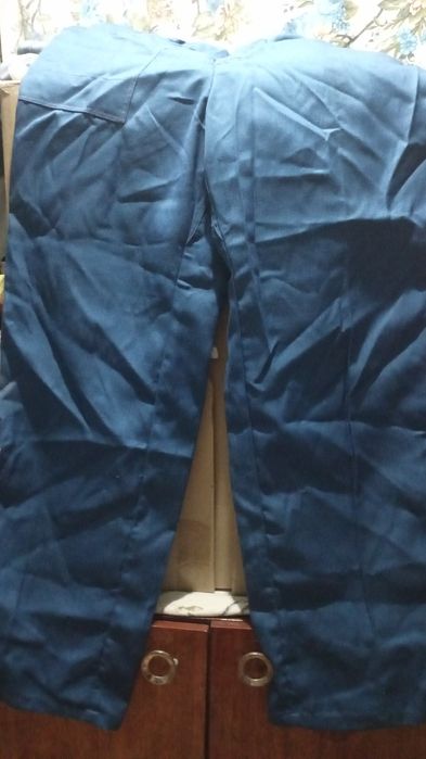 Продам спецодежду.