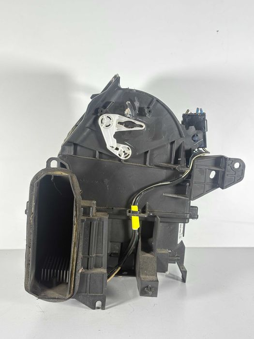 Корпус Вентилатор Парно Тойота Авенсис Т25 (03-08г) Korpus Ventilator Parno Toyota Avensis T25