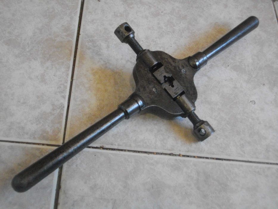 Плашка Външни Резби-Профи-Френска-11мм/12мм/8-9и9-10мм/13мм/20мм