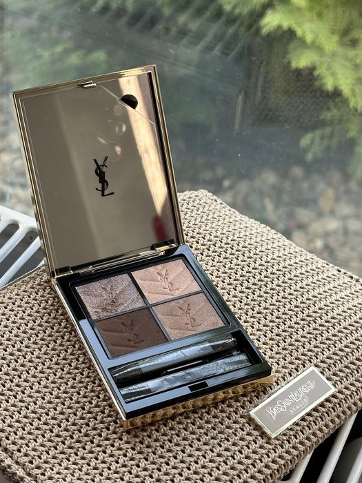 Продам палетку теней YSL