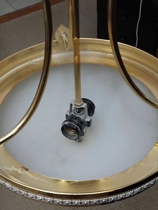 Продается люстра