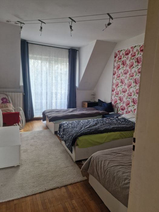 Inchiriez vila la muncitori 6...10 persoane